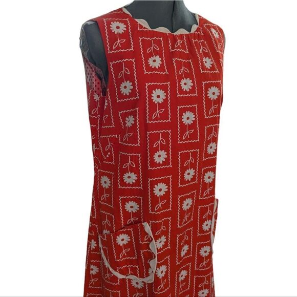 Women's vintage reversible red and white polka‎ dot and floral print shift dress - Picture 7 of 11
